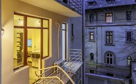 Chateau: Upscale Suites In Bucharest'S Historical Center!